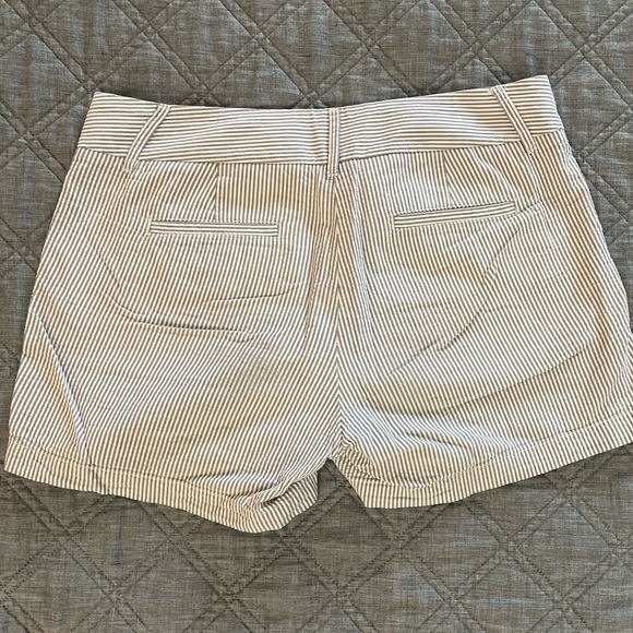 J Crew Women’s Size 6 White Gray Seersucker Lightweight Shorts - Picture 8 of 8
